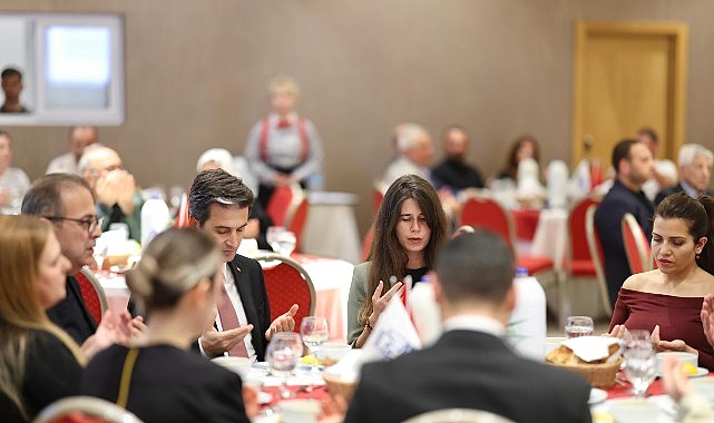 Başkan Denizli, 18 Mart Şehitleri Anma Günü ve Çanakkale Zaferi’nin 110. yıl dönümünde şehit aileleri ve gaziler ile bir araya geldi