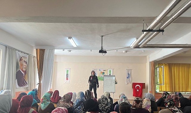 TİKAV, ‘ÖNLEM AL, GÜVENDE KAL’ PROJESİ İLE 2025 YILI BOYUNCA 28 LOKASYONDA YAŞAYAN KADINLARA ULAŞMAYI HEDEFLİYOR TİKAV, “Önlem Al, Güvende Kal” Projesi ile Kırsal Bölgelerde Yaşayan Kadınlara Afetlerden Korunma Eğitimi Veriyor
