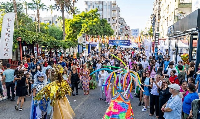 Kushimoto Sokak Sanatçıları Festivali bu yıl da on binlerce kişiyi ağırladı