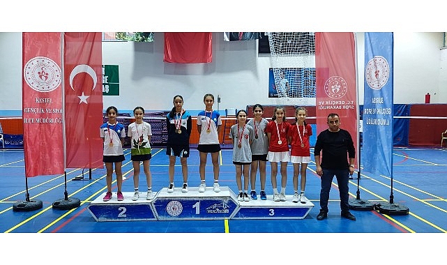 Osmangazili Badmintoncular Madalyaya Doydu