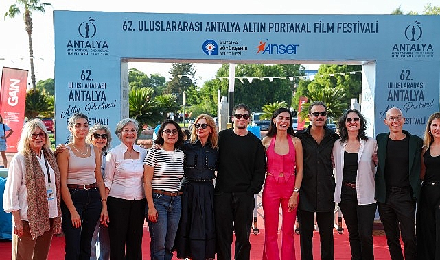 Uluslararası yarışma filmleri seyirciyle buluşuyor