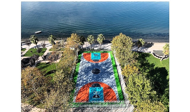 Büyükşehir’den spor sahalarına yenileme çalışması