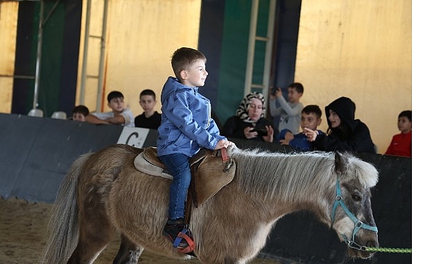 Kartepe Belediyesi Atlı Binicilik Kulübü’ne Yoğun İlgi