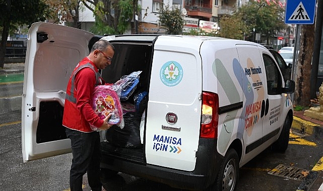 Manisa Büyükşehir’den 15 Bin Öğrenciye Çanta ve Kırtasiye Desteği