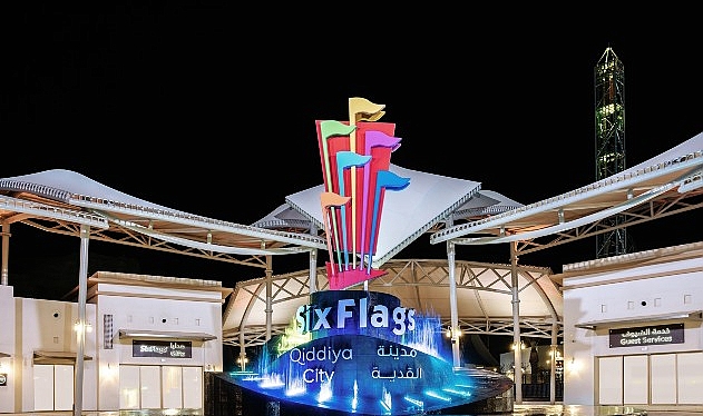 Suudi Arabistan Çölüne İki Dev Eğlence: Aquarabia ve Six Flags