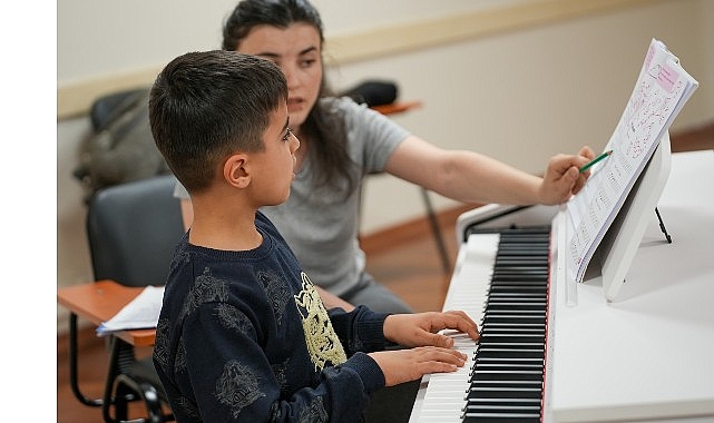 Maltepe’de kültür- sanat kurslarıyla sanat her kesime ulaşıyor