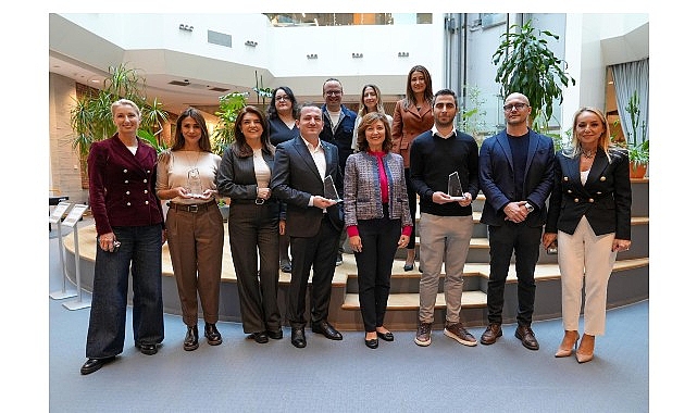 Microsoft Türkiye ile Teknolojide Kadın Derneği’nin iş birliğinde gerçekleşen “Secure The Future” eğitimini tamamlayan genç kadınlar siber güvenlik alanında uzmanlaşmaya hazır