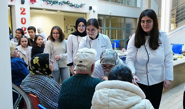 Öğrencilerden Yeni Yıl Öncesi Anlamlı Sürpriz