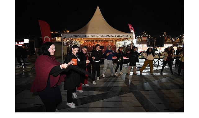 Yeni Yıl Festivali Akşam Saatlerine Renk Kattı