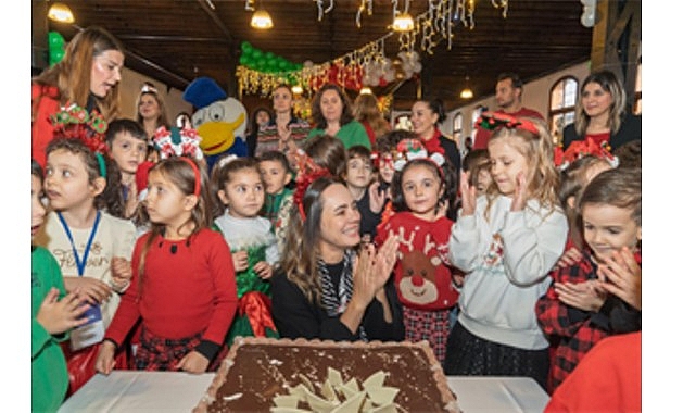 Yuvamız İzmirli çocuklara yeni yıl sürprizi