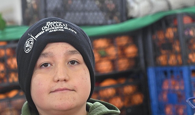 Çarşamba Pazarı Esnafına Eldiven ve Bere Desteği