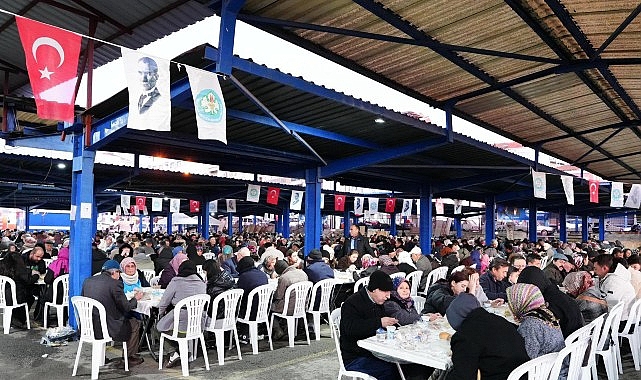 Büyükşehir’in İftar Sofrası Gördes’te Kuruldu