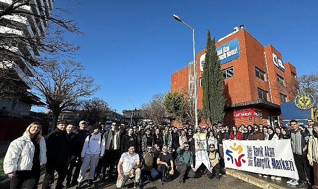 Gençler hem yürüdü hem sosyalleşti